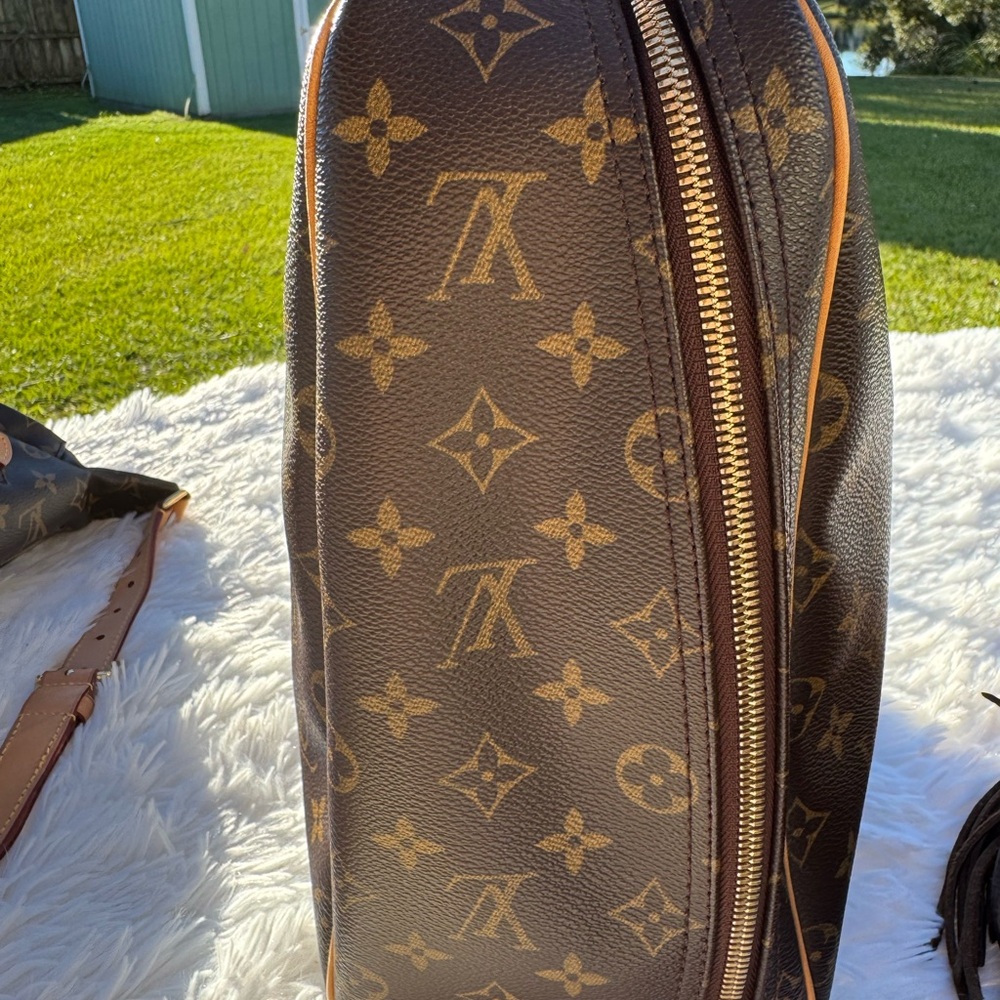 Louis Vuitton Excursion Monogram - Picture 3 of 13